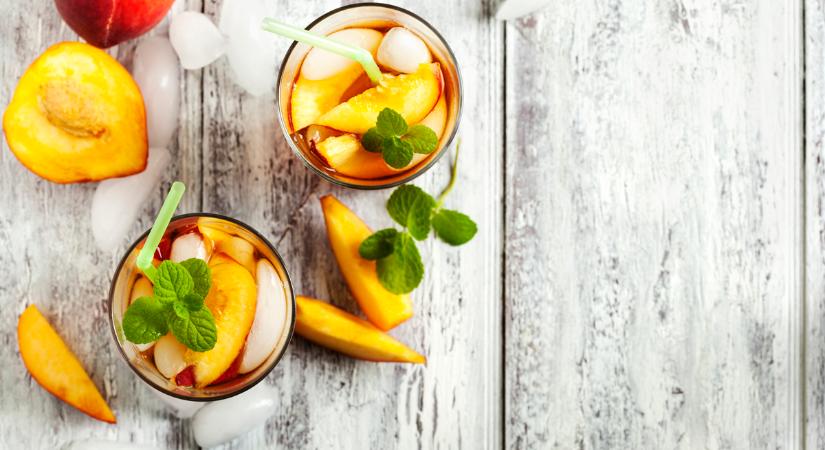 5 egyszerűen elkészíthető gyümölcsös víz recept: segítenek beindítani a fogyást