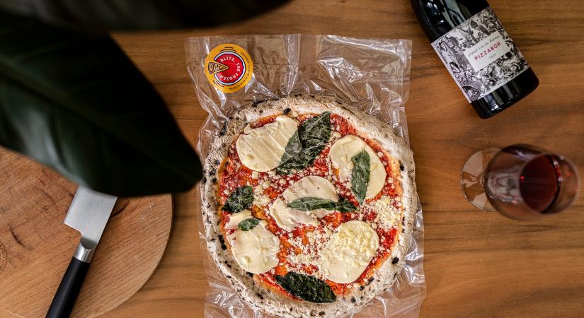 Hiánypótló termékkel rukkolt elő a Blitz: itt a nápolyi kemencében elősütött, prémium fagyasztott pizza