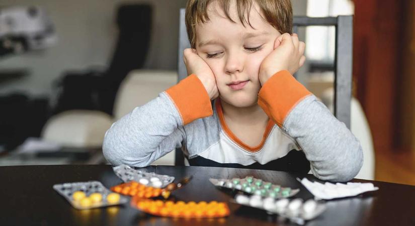 A Legfelső Tanács betiltaná a gyógyszerek árusítását a gyerekeknek a kiskorúak öngyilkossági kísérletei miatt