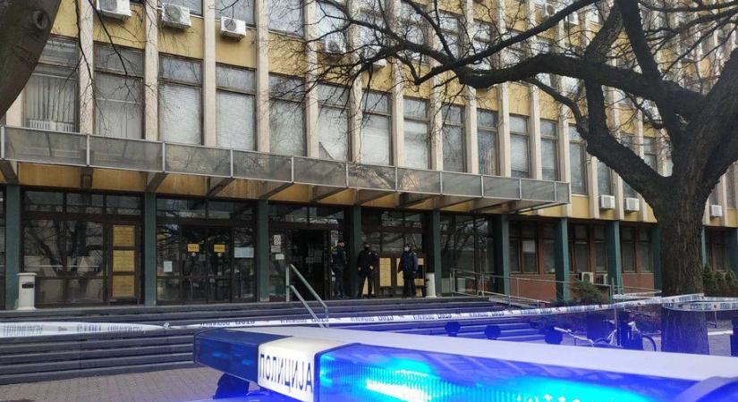 Megint bombariadó miatt ürítették ki Újvidéken a bíróság épületét