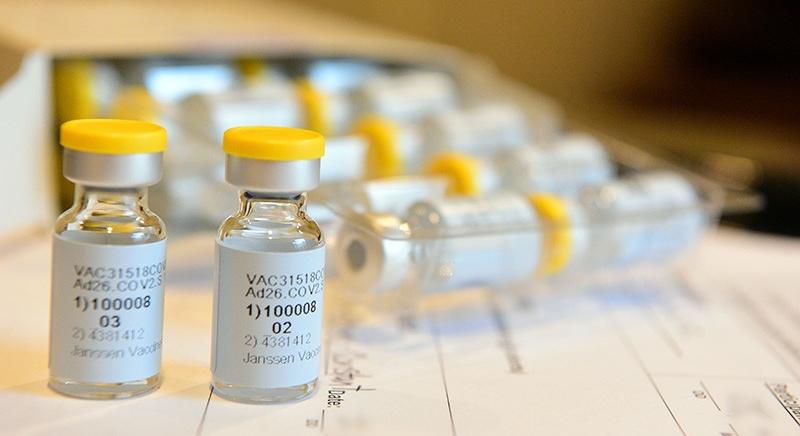 Engedélyezte a Johnson & Johnson vakcinájának uniós forgalmazását az EB
