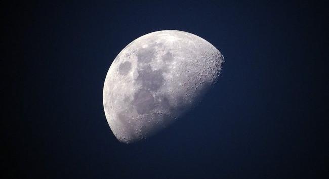 A nap legbizarrabb híre: spermabank lesz a Holdon!