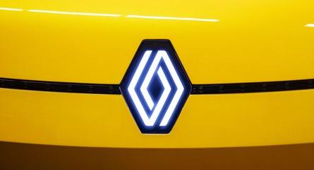 A Renault sem akar kimaradni az új logo-buliból, 2022-ben autón is láthatjuk