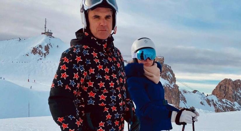 Robbie Williams Svájcba költözött, agyrázkódást kapott szánkózás közben