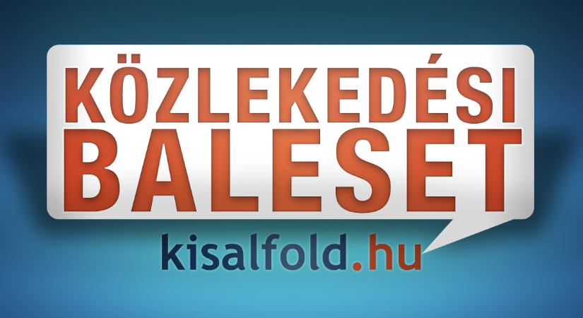 Árokba borult egy autó Ágfalvánál