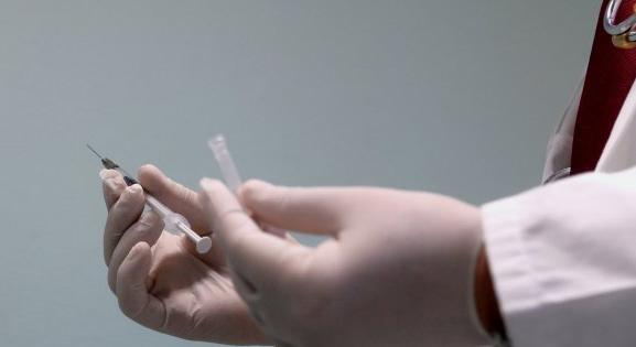 Mozgó oltópontokon használnák a Johnson & Johnson koronavírus-vakcináját Romániában