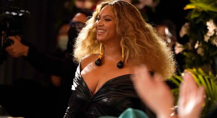Beyoncé lett a legtöbb díjat begyűjtő női előadó a Grammy történetében
