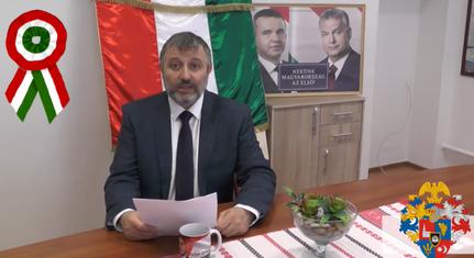 Orbános bögrétől a csőszerelőig: Fidesz-hűség Decsen