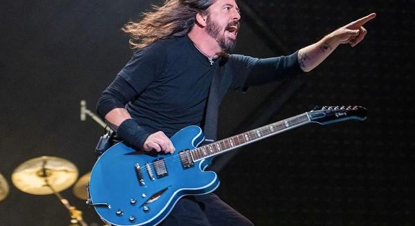 Dave Grohl "kib...ott dühös volt", amikor zenésztársai kiléptek a Foo Fighters-ből