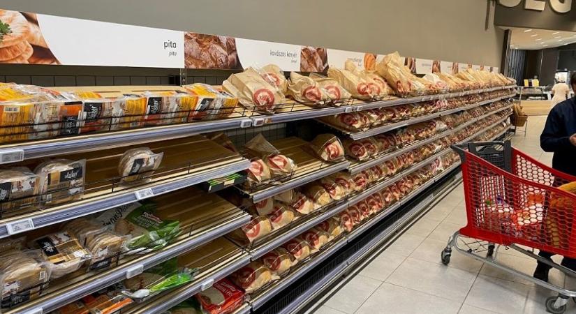 Magyarország: az Auchan dolgozói soron kívül kaphatnak oltást