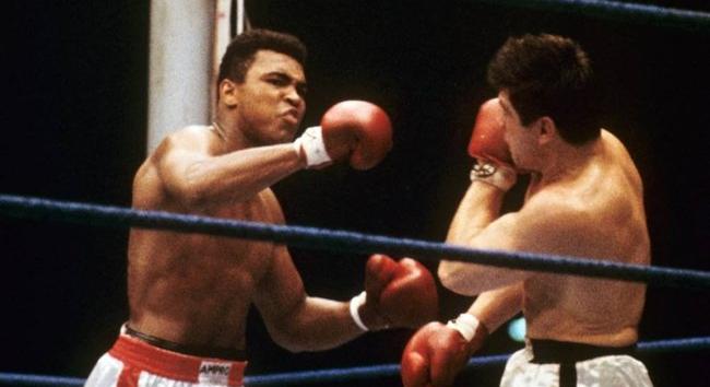 Muhammad Alit gyűjtik a sportrajongók