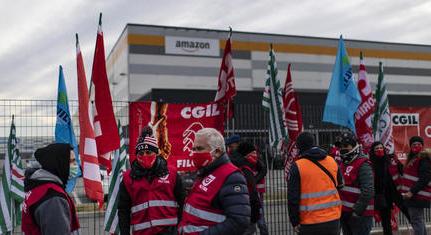 Sztrájkolni kezdtek az Amazon alkalmazottai