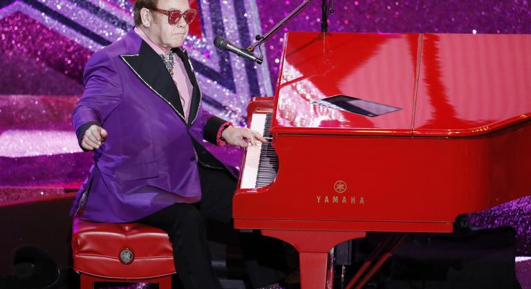 Rendhagyó Oscar-partit tart Elton John