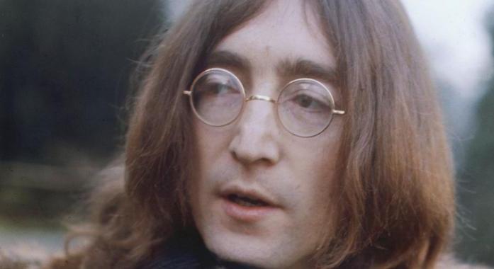 'Az élet az, ami velünk történik, miközben nekünk teljesen más terveink vannak.' - Inspiráló idézetek John Lennontól
