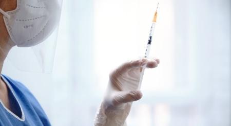 OGYÉI: hamarosan újabb koronavírus-vakcinák jöhetnek