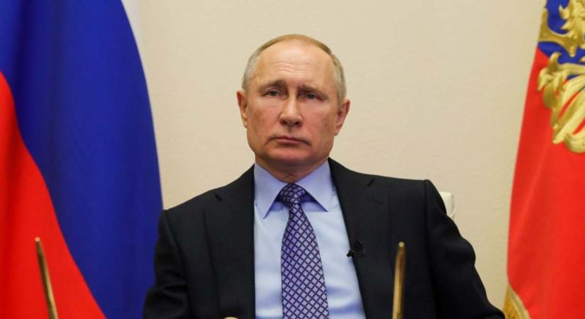 Vlagyimir Putyin kedden oltatja be magát