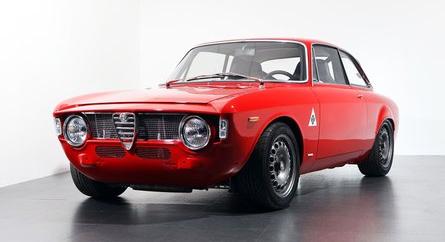 A Top Gear műsorvezetőjének a szívét is elrabolta ez az Alfaholics által restaurált Alfa Romeo