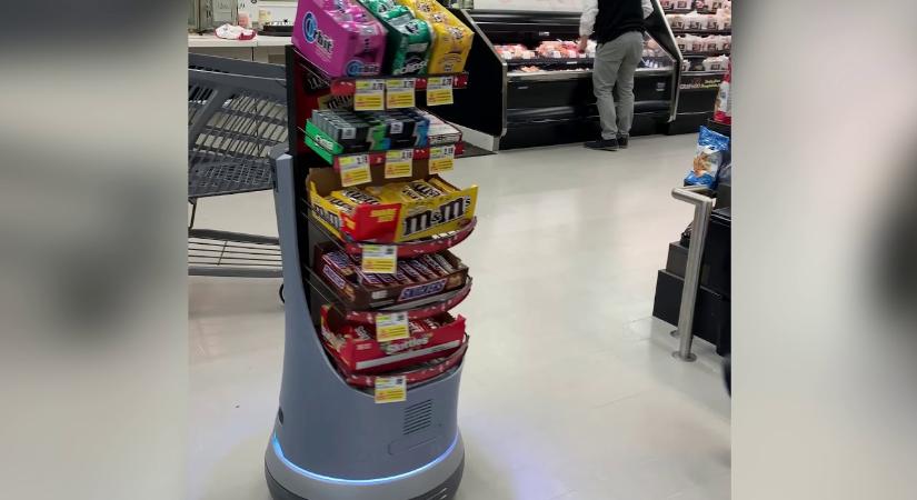 Édességeket kínáló robot futkos a bevásárlóközpontok polcai között