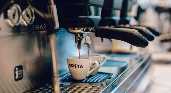A Costa meghódítja a magyar piacot – kávézás élményével és márkanagykövettel indul itthon