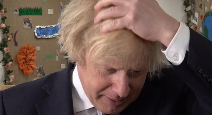 Boris Johnsonnak nagyon kéne már egy hajvágás, de előbb a pubba megy