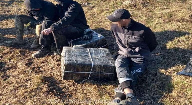 Ukrán cigarettacsempészeket fogtak Nagytarna közelében