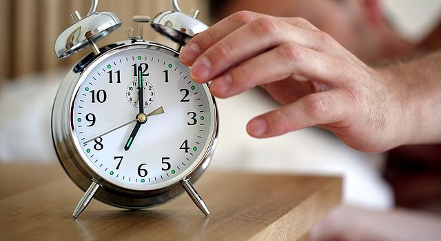 Vasárnap óraátállítás – Egy órával előre kell állítani az órákat