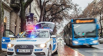 Buszsávban szabálytalankodókat büntettek a rendőrök a fővárosban
