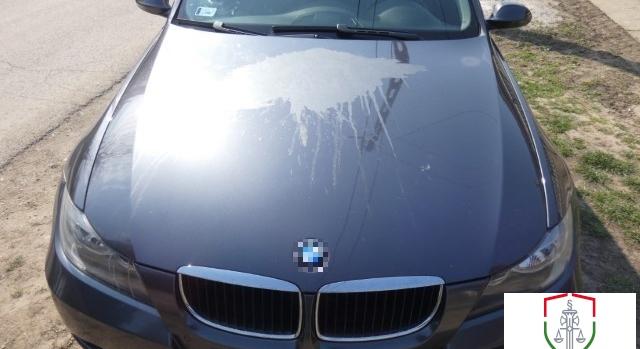 Maró anyaggal öntötte le haragosa BMW-jét a tiszalöki férfi