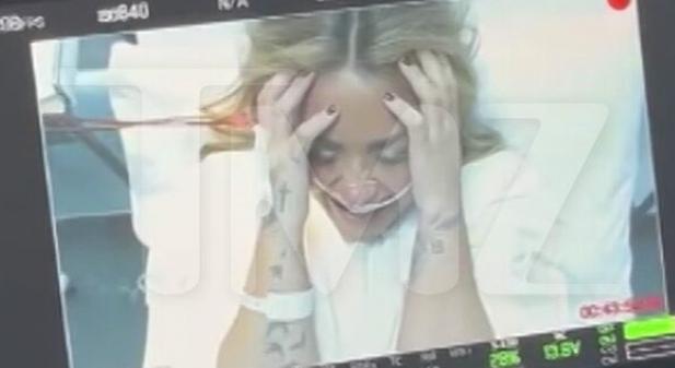 Ordít és sír: így forgatja új videoklipjét Demi Lovato