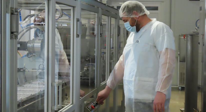 Műszakonként 2000 kiló szaloncukor gyártására alkalmasak a berendezéseik Székkutason