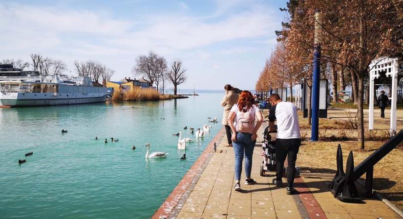Betört a tavasz végre a Balaton-partra is