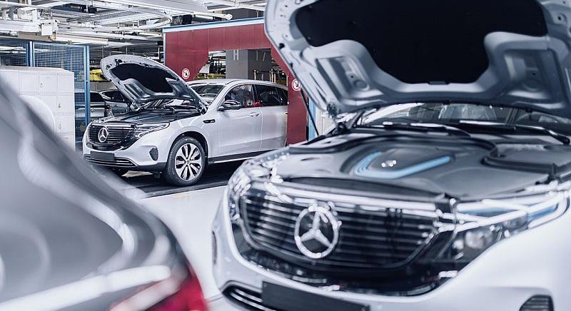 Rekorderedménnyel zárta az évet a Mercedes-Benz – ez történt a 12. héten
