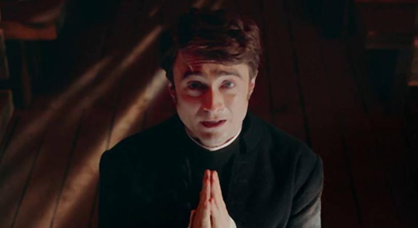 Daniel Radcliffe visszatér a Miracle Workers harmadik évadában is, itt az előzetes