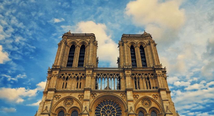 Akár a te felvételed is benne lehet a Notre-Dame-i tűzvészről szóló filmben