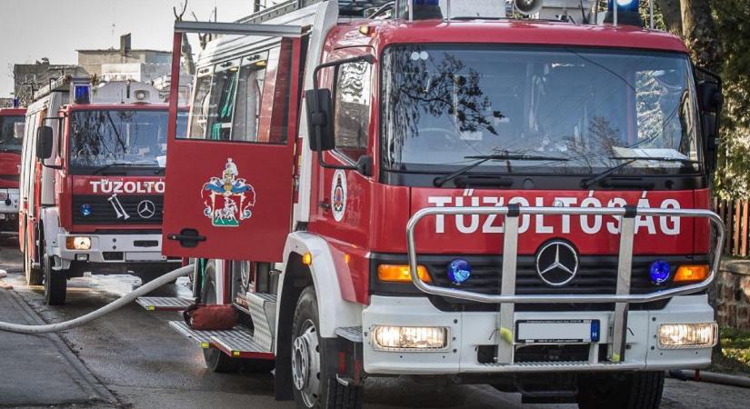 Kigyulladt egy családi ház Veszprémben