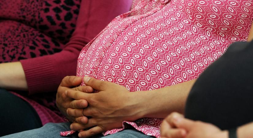 Itt a szoptatást igazoló dokumentum kismamáknak az oltáshoz