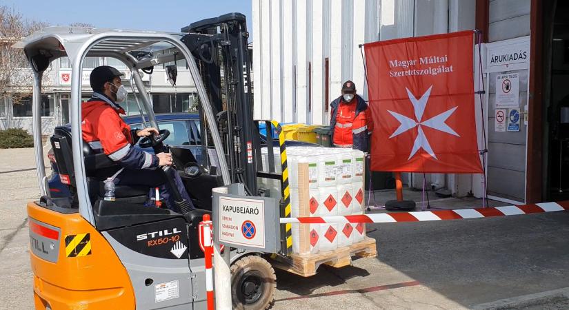 Kétmilliós ajándékot kapott a Máltai Szeretetszolgálat az E.ON Hungáriától