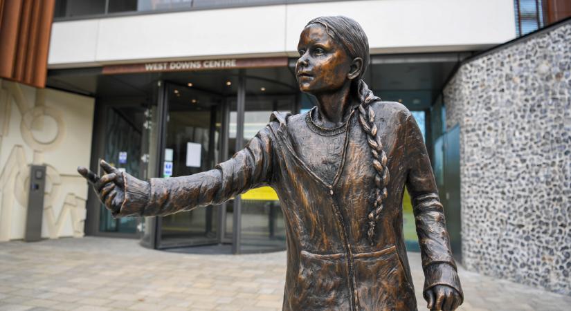 Greta Thunberg-szobrot avattak Dél-Angliában