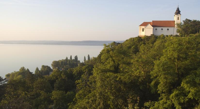 Meredeken nőnek az ingatlanárak a Balatonnál: mutatjuk, melyek a legdrágább települések