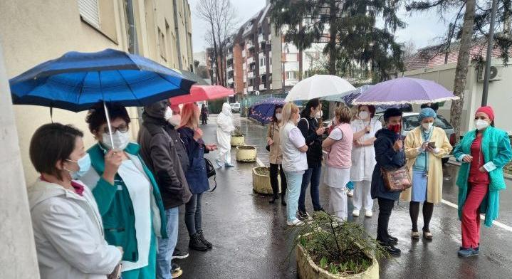 Figyelmeztető sztrájkot tartottak egy kraljevói kórházban
