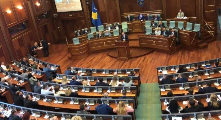 Határozatképtelenség miatt nem választott köztársasági elnököt a koszovói parlament