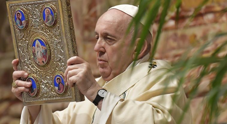 A pápa elítélte a fegyveres konfliktusokat