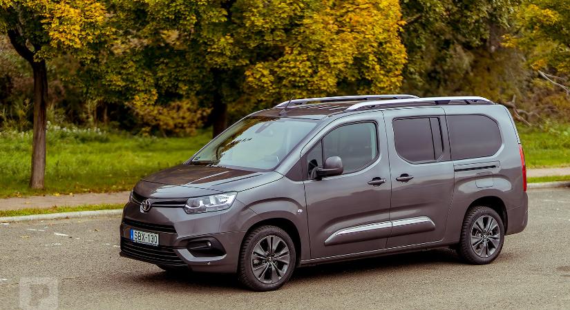 Kismotoros kisbusz nagy kedvezménnyel – Toyota Proace City Verso 1.2-teszt