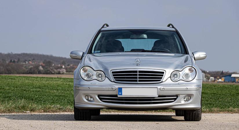 Nem nézed ki belőle - Használtteszt: Mercedes-Benz C350 T-modell Avantgarde (S203) - 2006