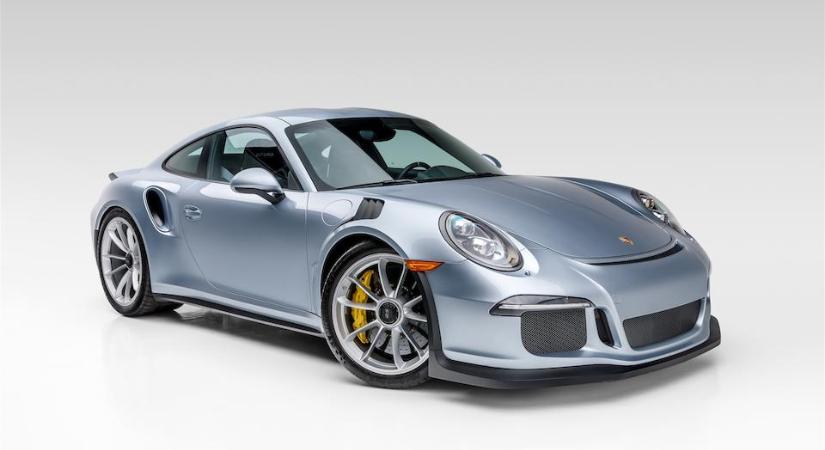 Eladó ez az egyedi Porsche 911 GT3 RS, amelyre több mint plusz 250 000 dollárt költött a tulajdonosa