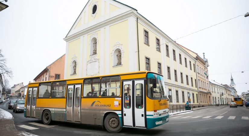 Nem közlekednek a buszok az egri Széchenyi utcában