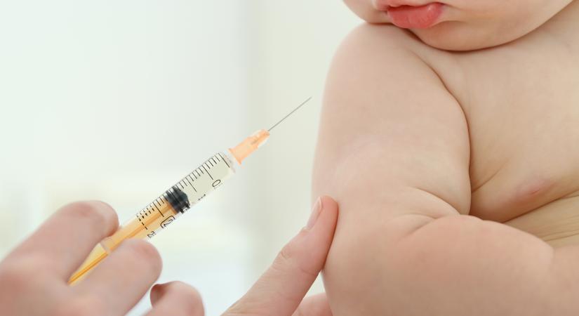 Szlávik János: Hamarosan elérhetőek lesznek azok a vakcinák, amelyekkel gyerekeket is be lehet oltani