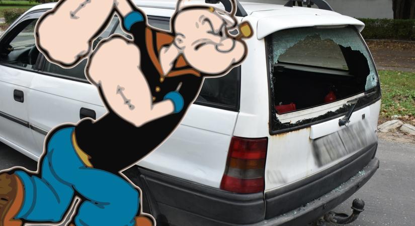 A teherautós tatabányai Popeye-nek fizetnie kell azért, amit az Opellel tett (fotók)