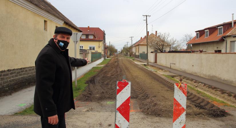 Folytatódik az egyik utca felújítása Sárvár kertvárosi településrészén