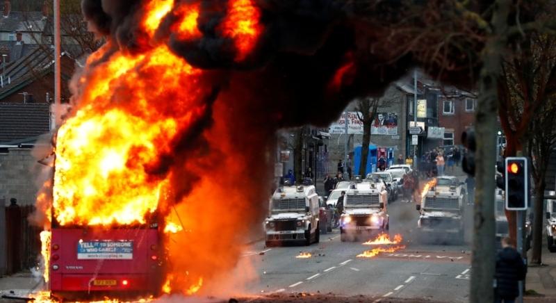 Észak-Írország: a brexit kereskedelmi alku nyomán elszabadult az erőszak